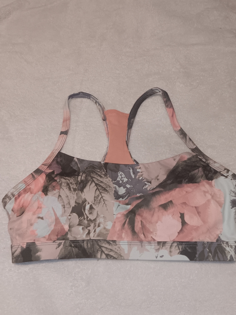 Fabletics 🚲 Floral Racerback Sports Bra in Pink and Gray